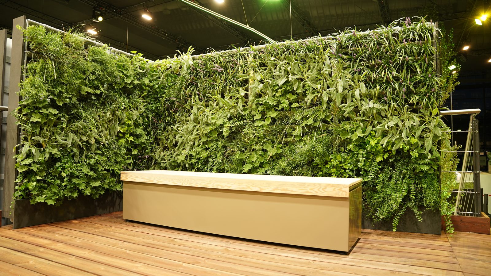 Everybody's Greenwall - wandgebundene Fassadenbegrünung am Messestand